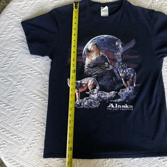 Y2K Alaska Wolf Moon Totem Graphic Tee Delta Pro Weight Navy M Animal Nature - Picture 7 of 8